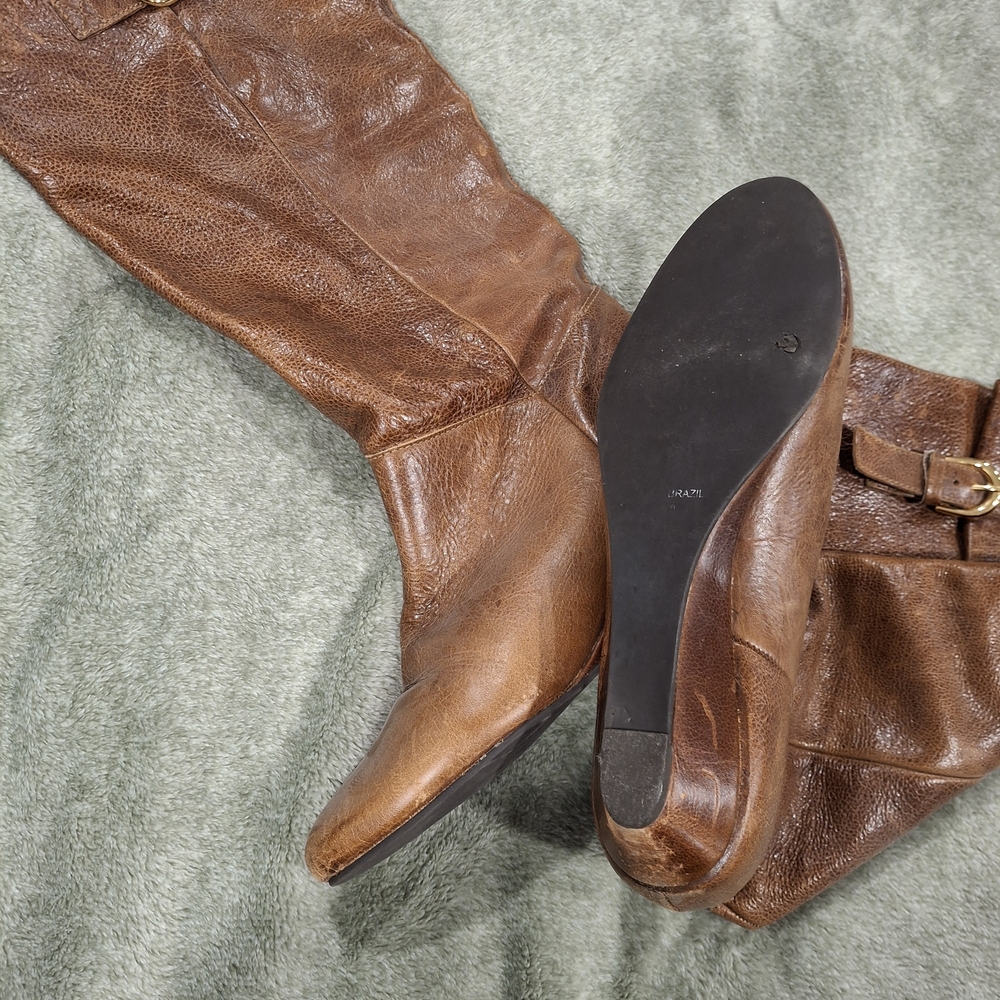 Elegant Brown Leather Heeled Boots - Picture 2 of 5